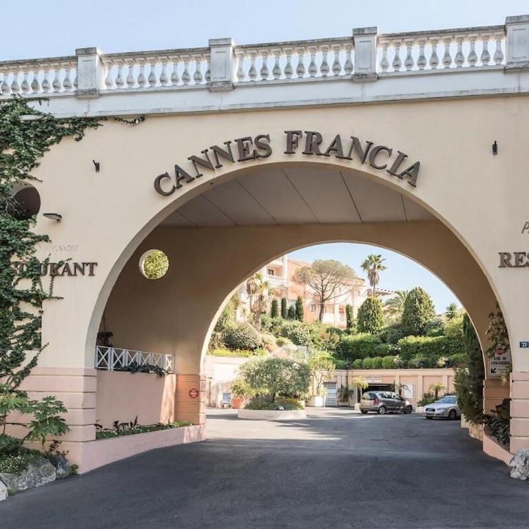 Stunning condo with SEA VIEW Balcony & SWIMMING POOL - Apartment mit 2 Schlafzimmern - 25