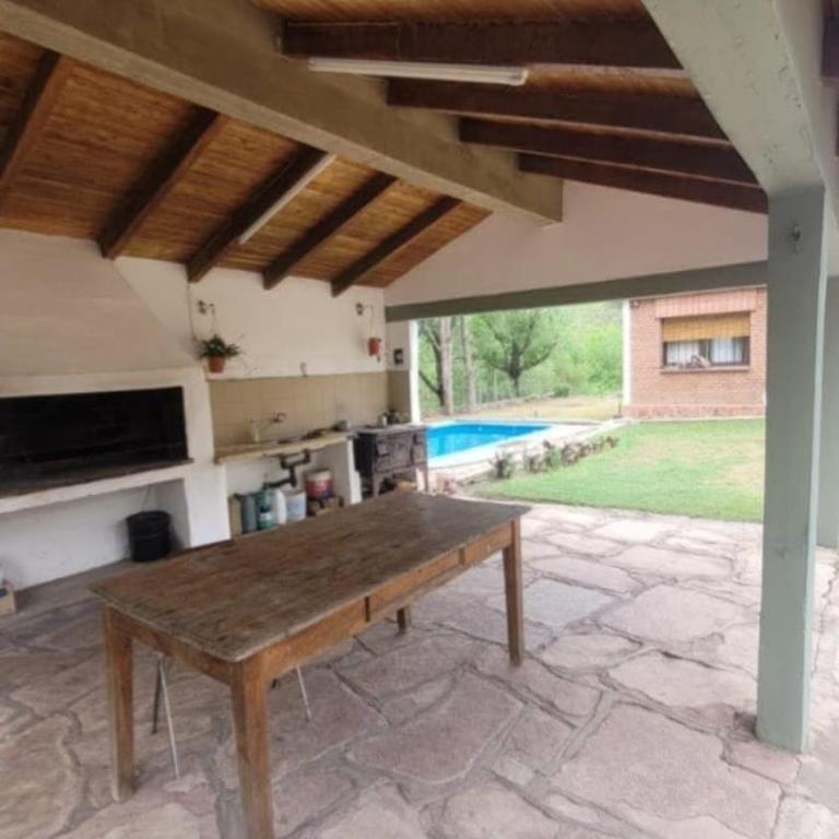 CASA FRENTE AL RIO CON PILETA PRIVADA ESTANCIA VIEJA Carlos Paz - Three-Bedroom House - 4