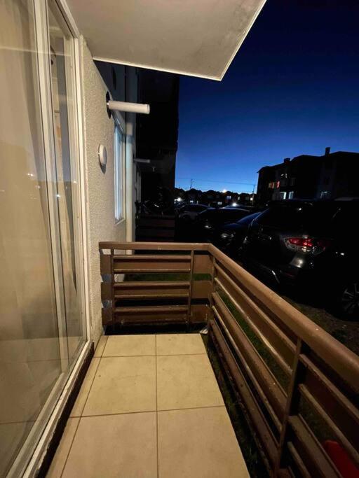 Hermoso departamento con estacionamiento gratuito - Two-Bedroom Apartment - 4