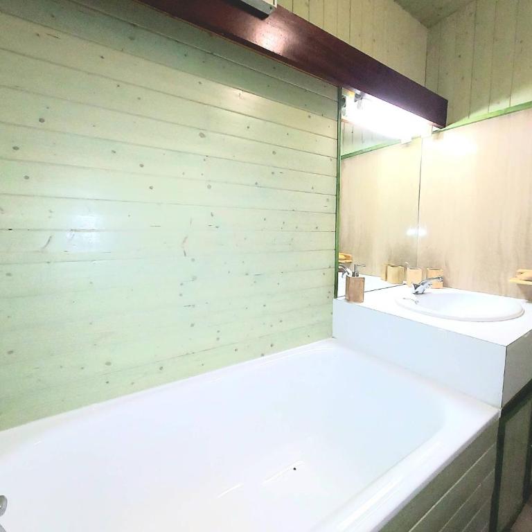 Appartement cosy à La Plagne avec balcon panoramique et accès pistes - Studio - 9