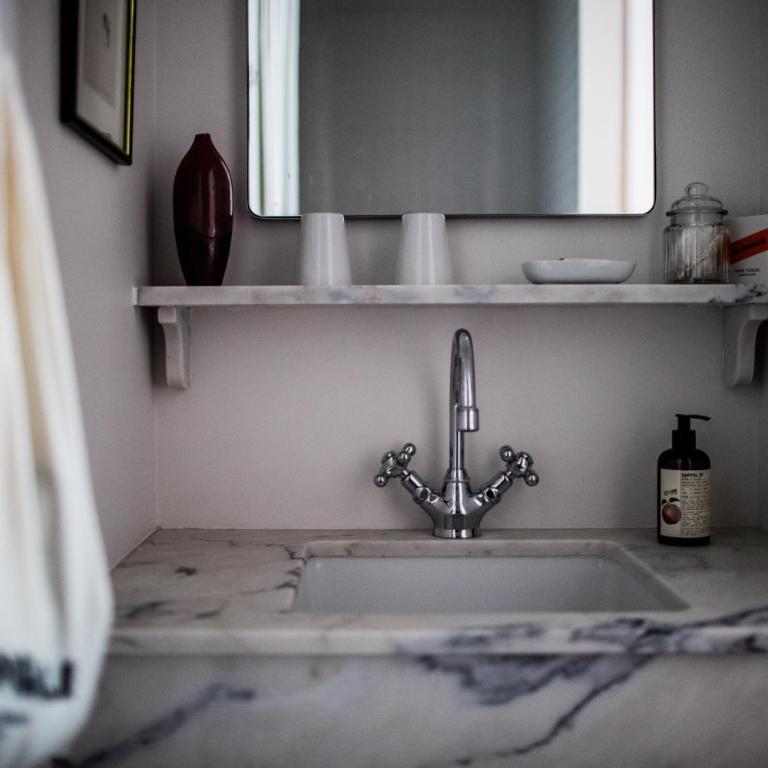 Le Pigalle, a Member of Design Hotels - Standard Room "Pigalle 15" - 2