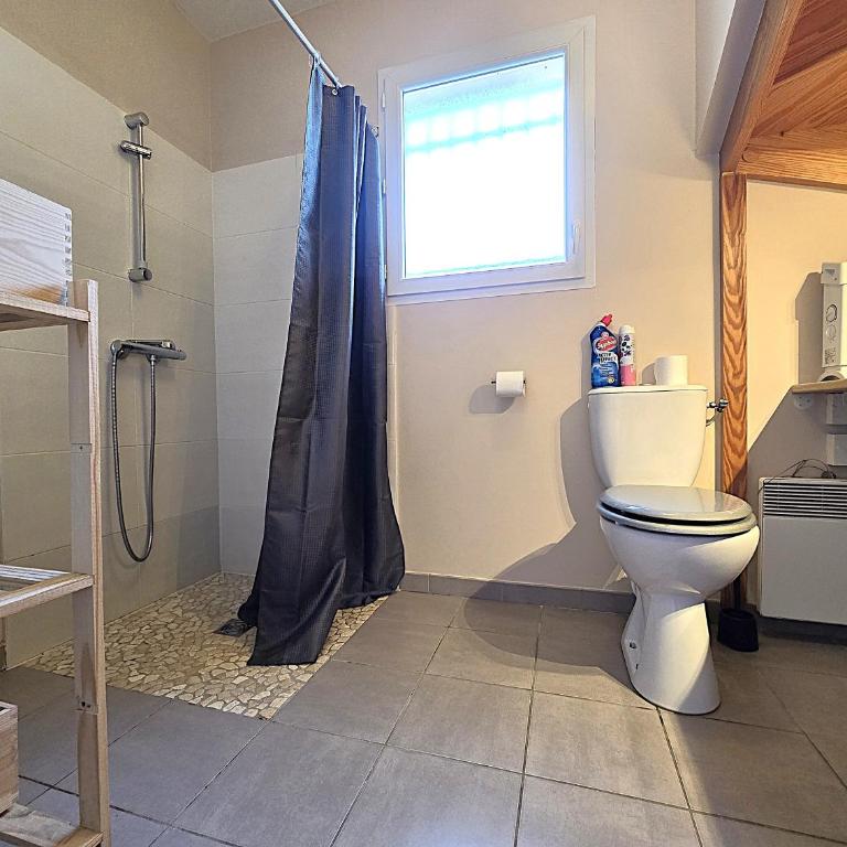 Le Clos Andrée - Charmante maison 8 personnes - 5 lits - Climatisation réversible RDC - Parking 3 véhicules - Garage - Zone Nord Montauban - Terrasse et jardin - Maison 3 Chambres - 7