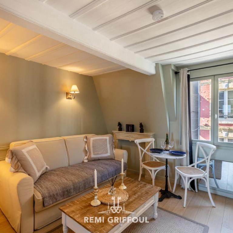 Dolphin View - 2nd floor - Beautiful flat with view of the port - Appartement - 5