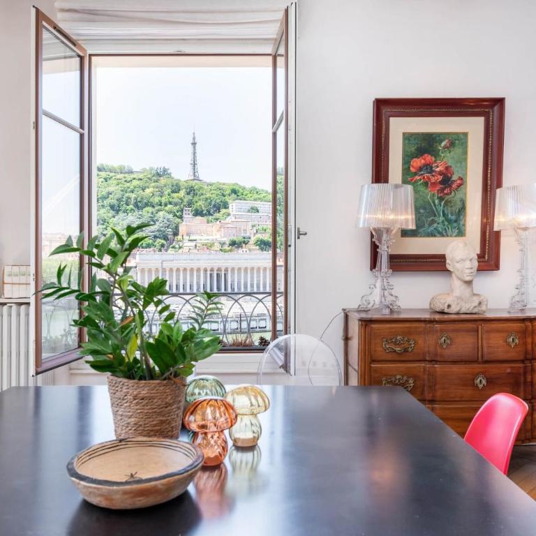 Panorama - Magnificent flat with breathtaking view of Fourvière Basilica - Apartment - 9