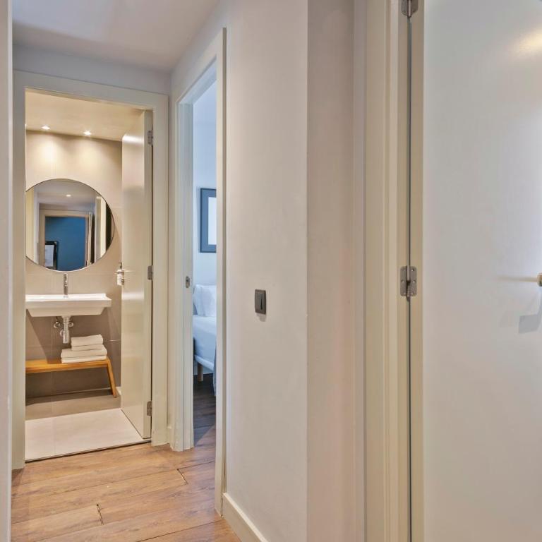 Uma Suites Barceloneta Beach - Two-Bedroom Apartment - 15