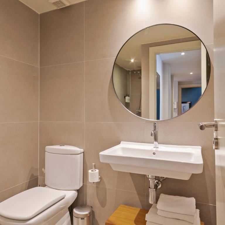 Uma Suites Barceloneta Beach - Two-Bedroom Apartment - 13