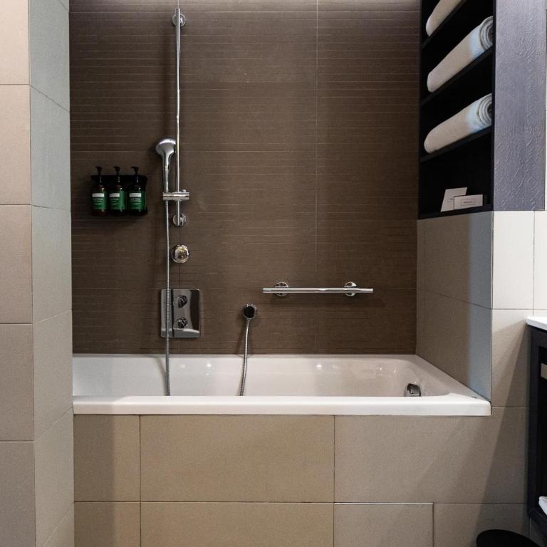 Crowne Plaza Belgrade, an IHG Hotel - Two-Bedroom Suite with Two King Beds - 2