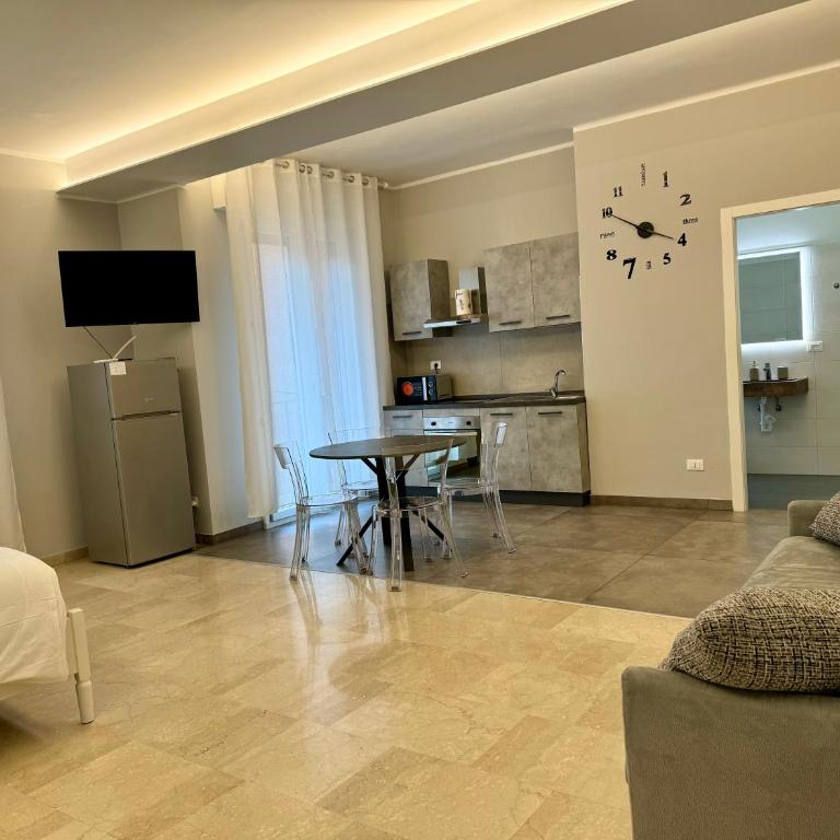 Cactus Bologna Affittacamere - Monolocale King con Divano-Letto - 7