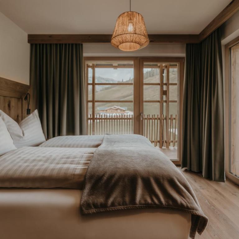 FRÄULEIN NANNERL - Boutique Apart mit Saunahaus - Superior Two-Bedroom Apartment with Mountain View - 1