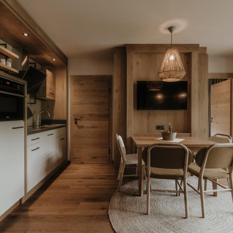 FRÄULEIN NANNERL - Boutique Apart mit Saunahaus - Superior Two-Bedroom Apartment with Mountain View - 6