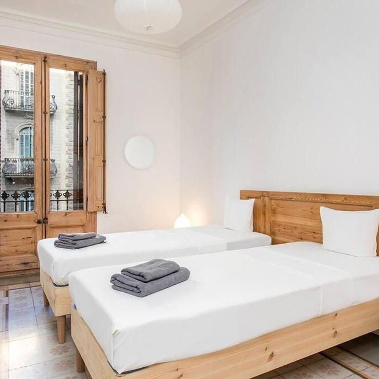 Canela Homes BARCELONA CONCEPCIÓ - Three-Bedroom Apartment - 2