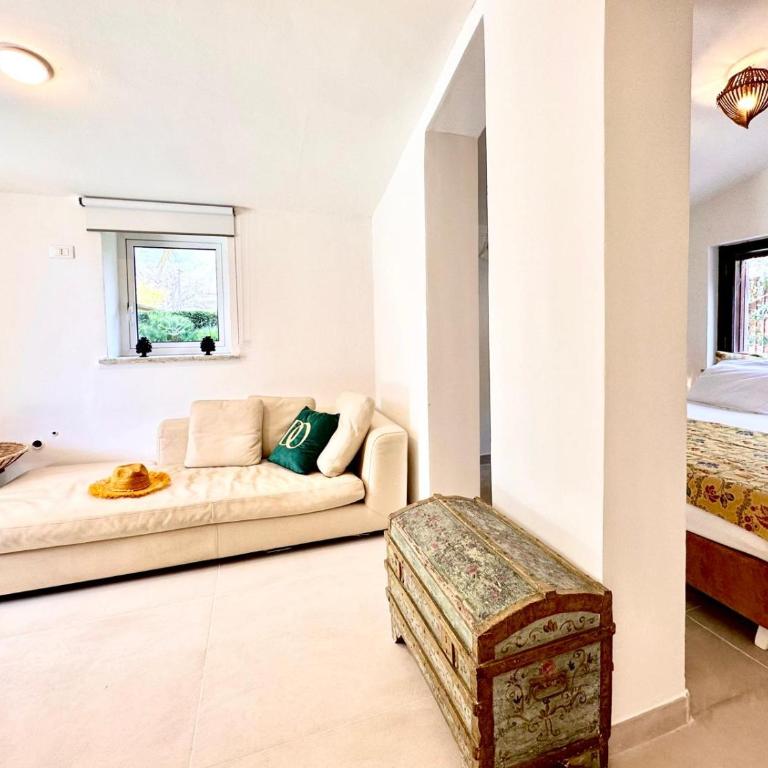 Domus Orestea Luxury Suites - King Room - Disability Access - 2