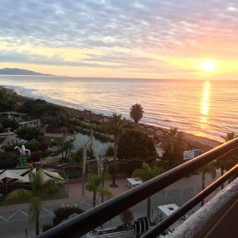 Precioso apartamento con vistas al mar - Two-Bedroom Apartment - 31