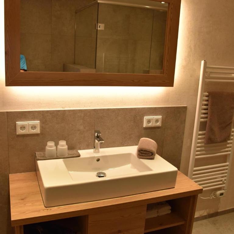 Landhaus Anneliese - Apartment mit 2 Schlafzimmern und Dusche - 12