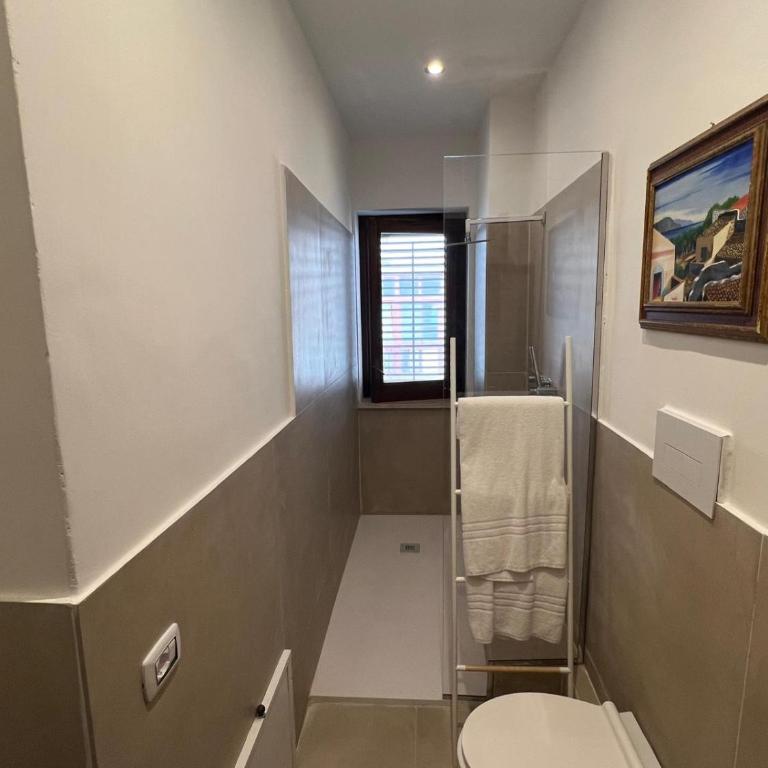 Domus Orestea Luxury Suites - King Room with Balcony - 1