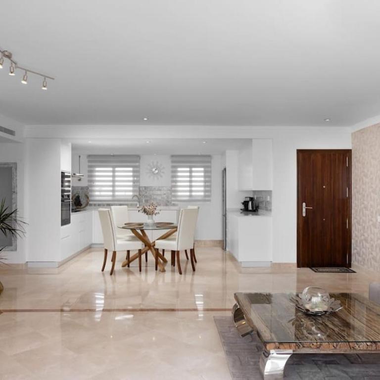 Lovely two bedroom apartment with panoramic sea views - Two-Bedroom Apartment - 6
