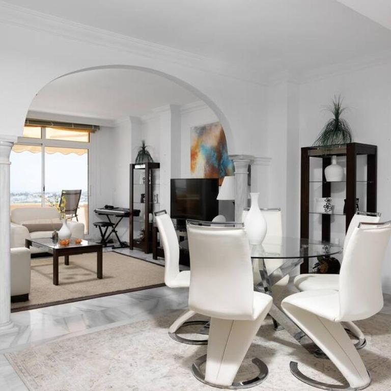 2 Bed apartment in Magna Marbella with sea views - Two-Bedroom Apartment - 10