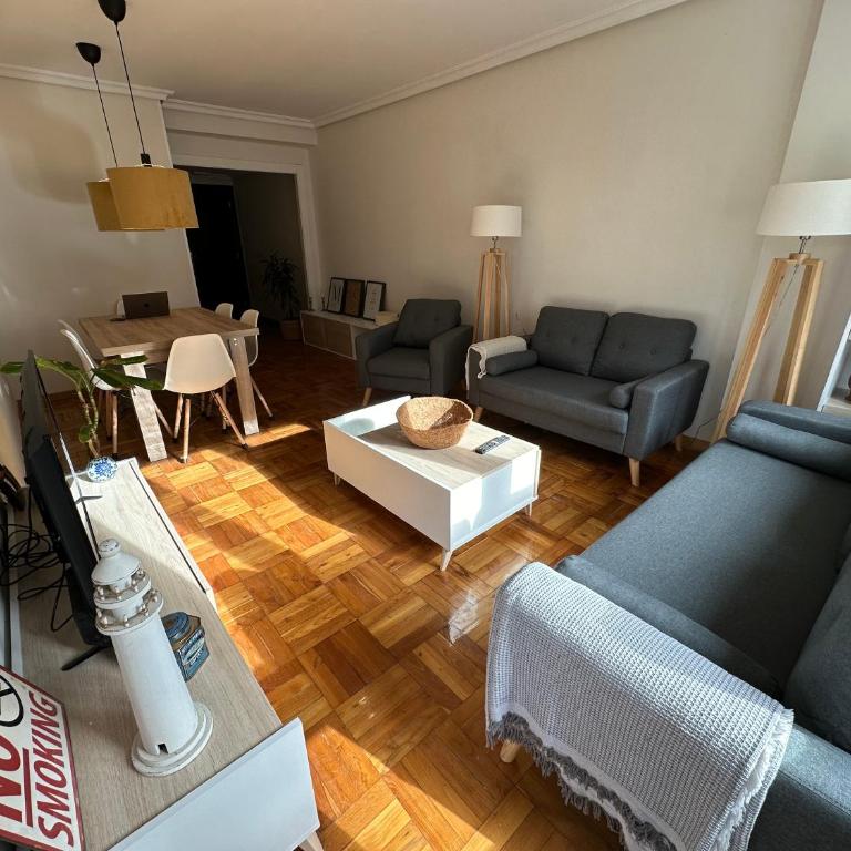 Piso grande reformado y céntrico - Apartment mit 3 Schlafzimmern - 2