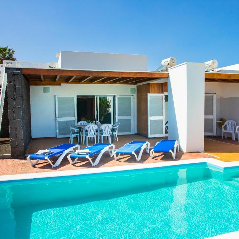 Villa Aleksandra Spacious for 8 guests, Heated Pool, Mountain Views - Casa de 4 dormitorios - 9