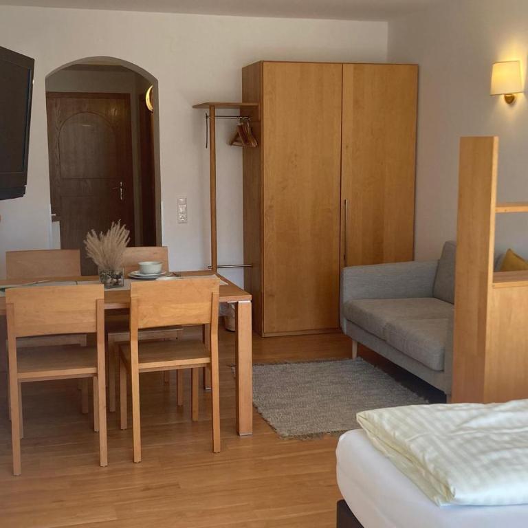 Kolbitsch am Weissensee ein Seeblick der verzaubert - Studio mit Balkon - 8