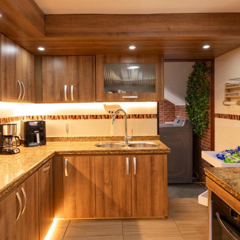 Vista Verde - Three-Bedroom Apartment - 20