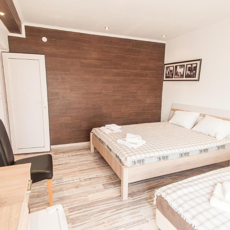 Rooms and Apartments Milana - Twin Room - 11
