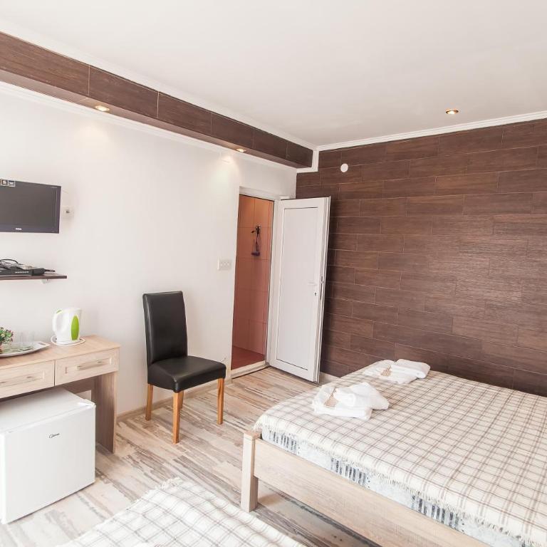 Rooms and Apartments Milana - Double Room - 25