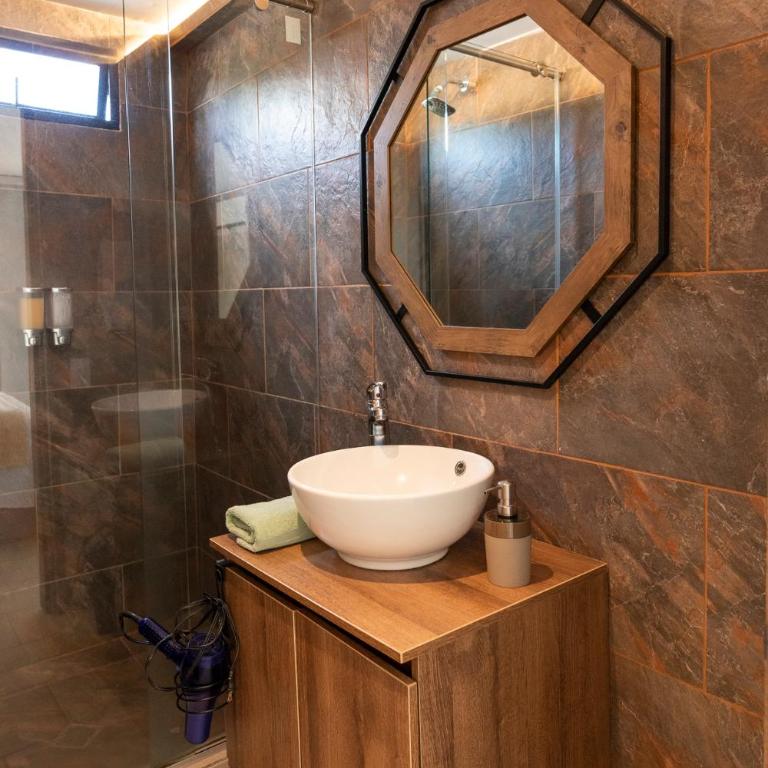 Vista Verde - One-Bedroom Loft Apartment with Balcony - 11