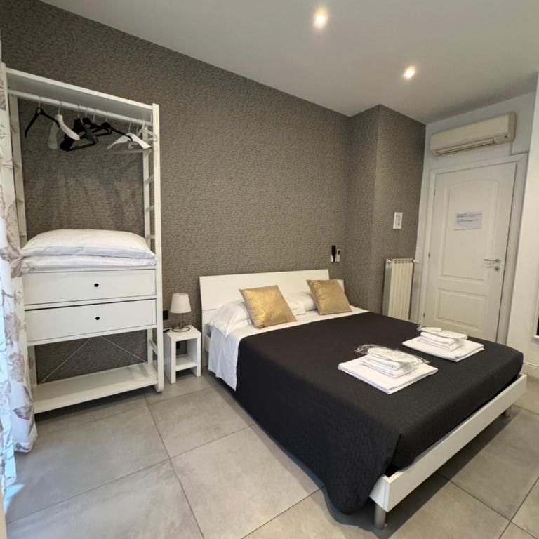 Flaminio Holidays - Deluxe Room - 12
