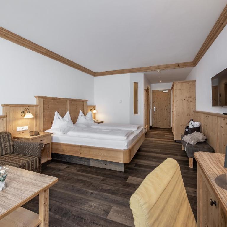 Hotel Edelweiss - Doppelzimmer mit Balkon - 4