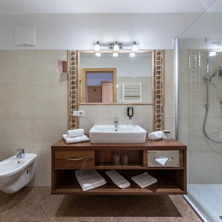 Hotel Edelweiss - Comfort Doppelzimmer mit Bergblick - 1
