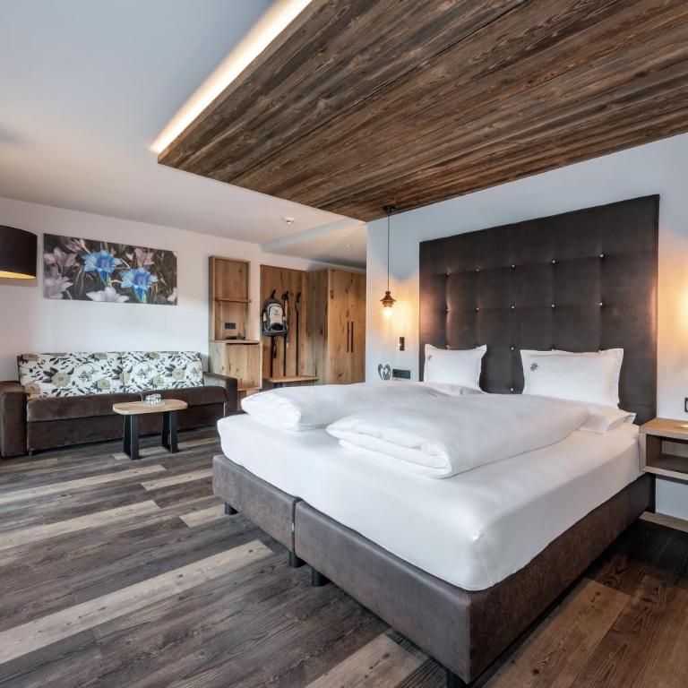 Hotel Edelweiss - Superior Doppelzimmer mit Balkon und Bergblick - 4