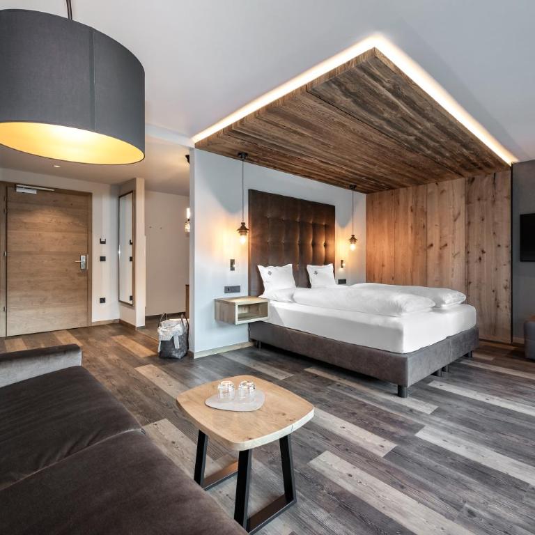 Hotel Edelweiss - Superior Doppelzimmer mit Balkon und Bergblick - 1