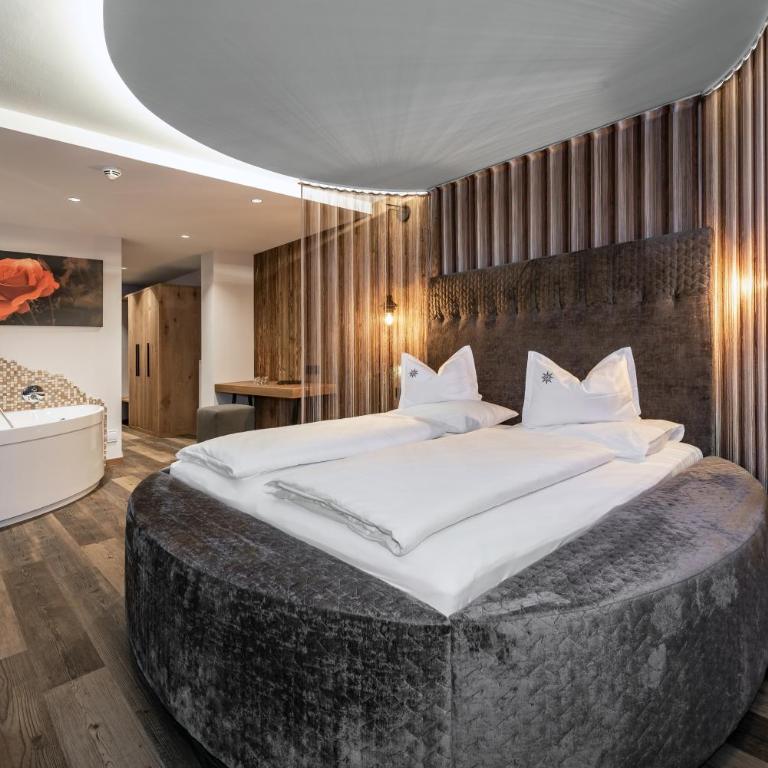 Hotel Edelweiss - Suite mit Himmelbett und Bergblick - 3