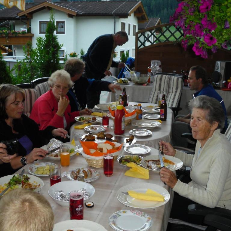 Familiengästehaus Ingrid - Apartment mit 1 Schlafzimmer - 14