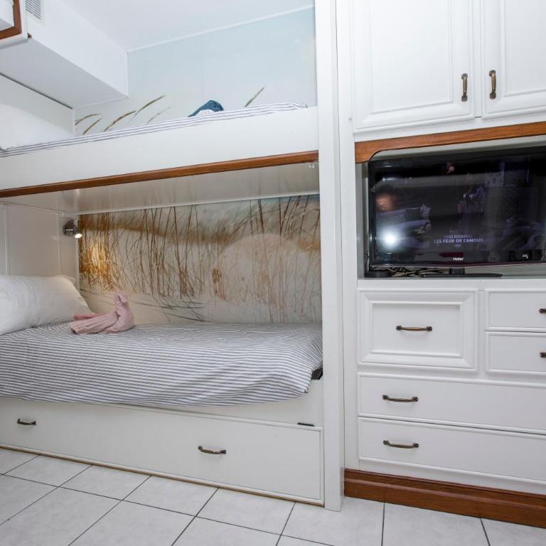 Studio Palais des Arts terrasse cosy parking prive 150m plage clim wifi - Apartamento de 1 dormitorio - 13