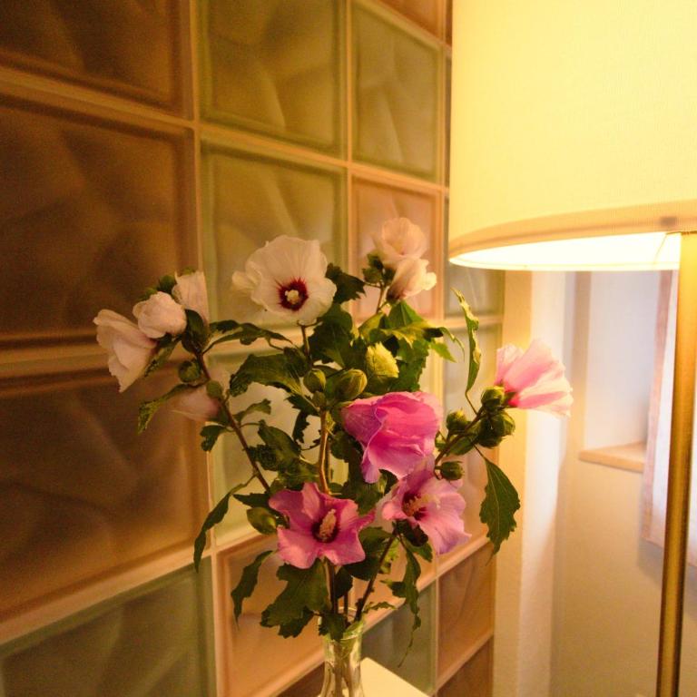 Camera Viola in zona tranquilla - Madame Fannj - Camera Matrimoniale con Bagno Privato - 7