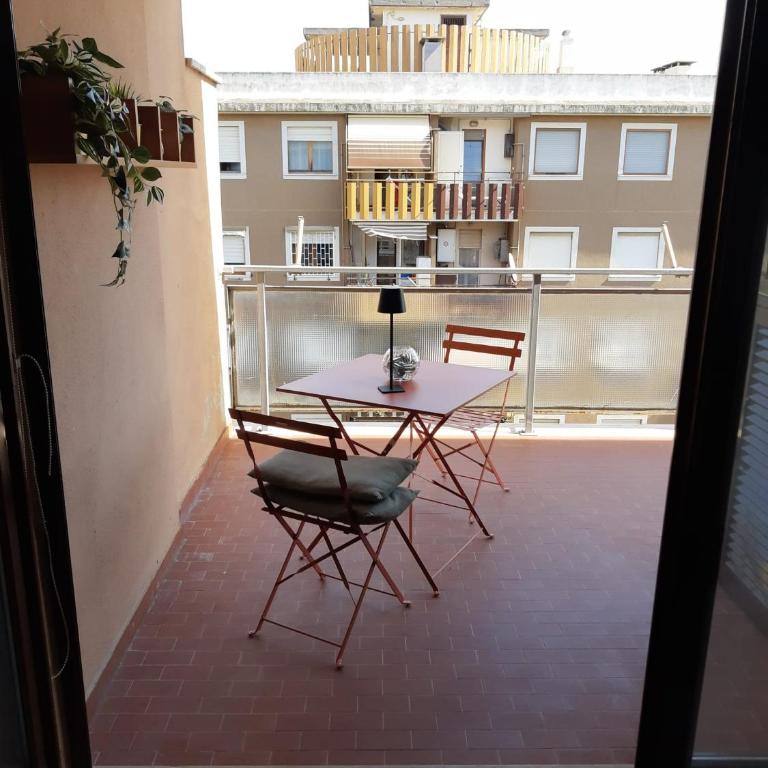 Trilocale in Via delle Azzorre - Appartamento con 2 Camere da Letto - 25