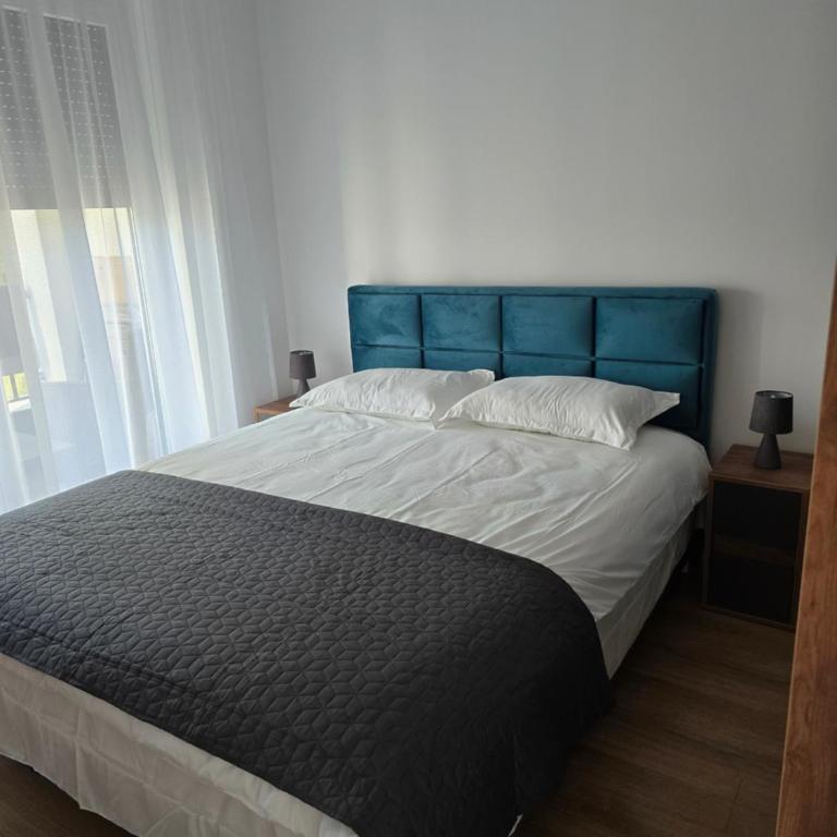 Sunny lux apartman - One-Bedroom Apartment - 9