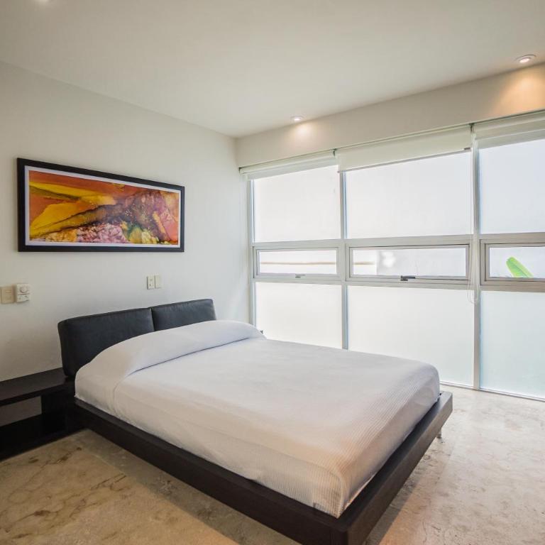 Spacious Magia Condo Steps to the beach & 5th Ave - Appartement 2 Chambres - 5