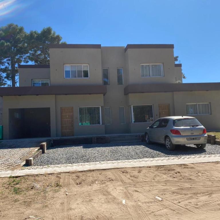 Impecable Duplex en Pinamar - Apartamento de 3 dormitorios - 1