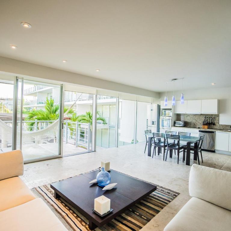 Spacious Magia Condo Steps to the beach & 5th Ave - Appartement 2 Chambres - 2