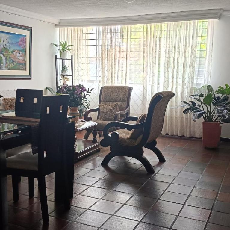 Casa central y tranquila, cerca a Chipichape - Apartamento de 2 dormitorios - 8