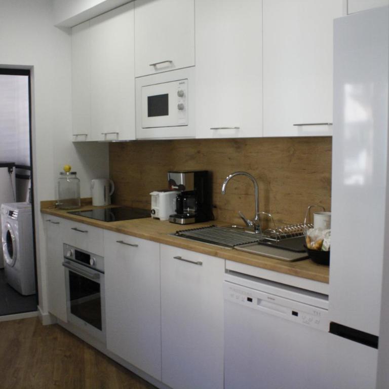 APARTAHOTEL MADRID URBAN SUITES - EDIFICIO EXCLUSIVO- 7 Apartments Boutique Full Equiped - Two-Bedroom Deluxe Apartment with Balcony - 3