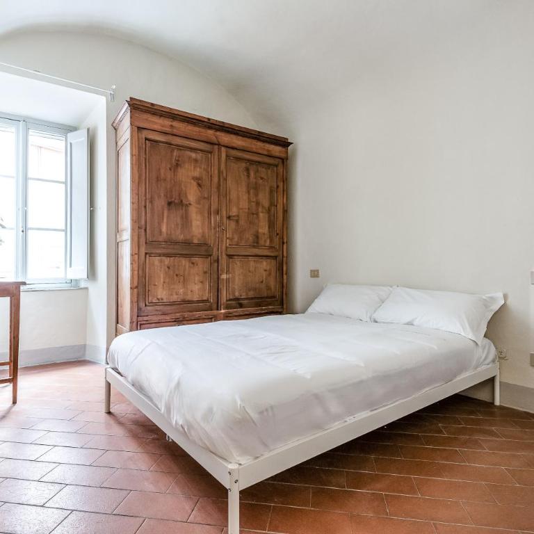 Hostly-Maison Le Vettovaglie-Historical Center - Appartamento Deluxe con 3 Camere da Letto - 13