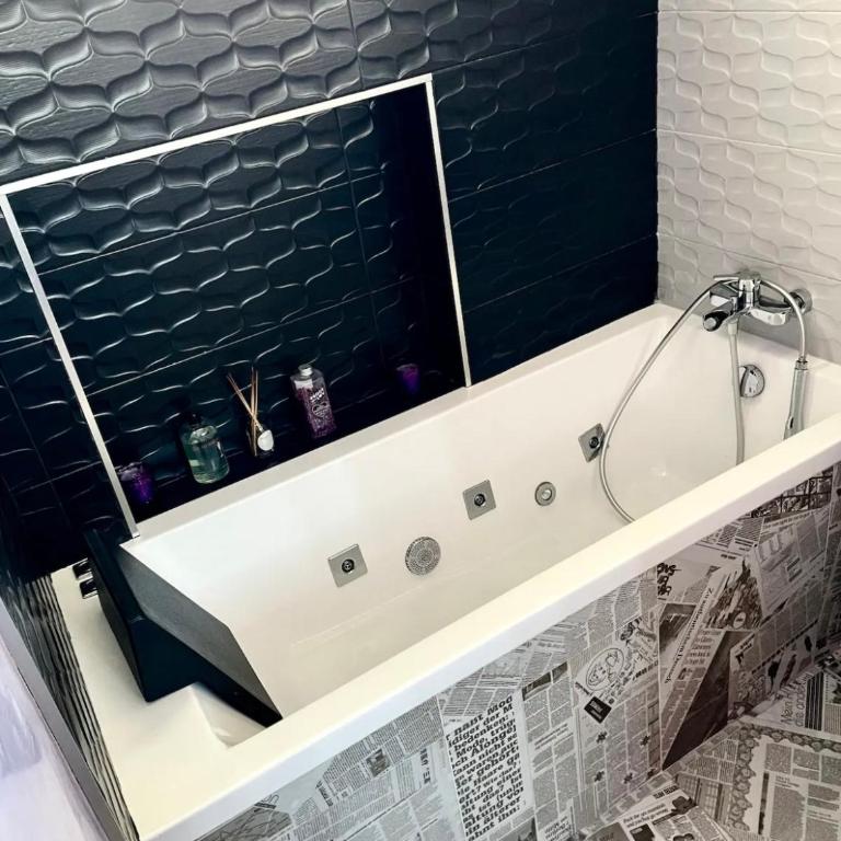 Precioso y moderno ático duplex de 2 habitaciones en Sevilla para 2 ó 3 personas con Jacuzzi - Apartamento de 1 dormitorio - 8