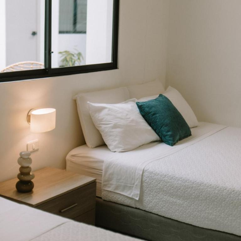 Manakin Hostal & Resto - Double Room - 1