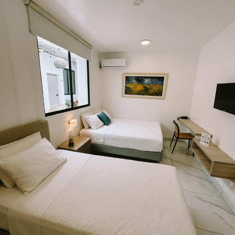 Manakin Hostal & Resto - Double Room - 4