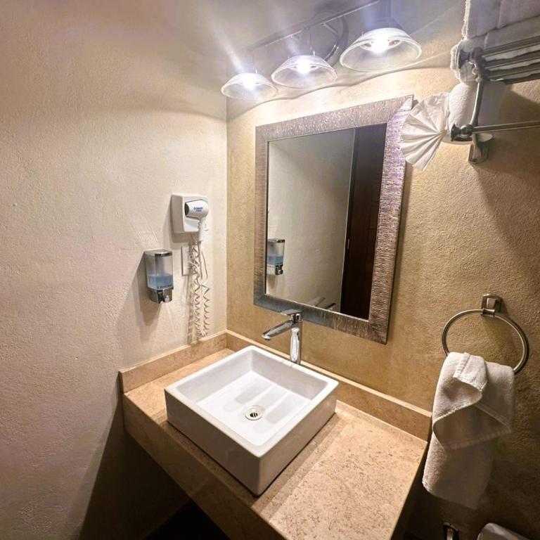 Casona San Cayetano Suites & Lofts & Spa by SCE - Deluxe Double Room - 5