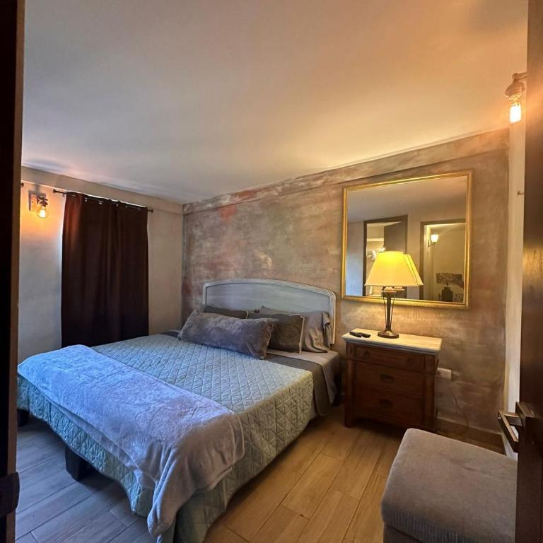 Casona San Cayetano Suites & Lofts & Spa by SCE - Deluxe Double Room - 1